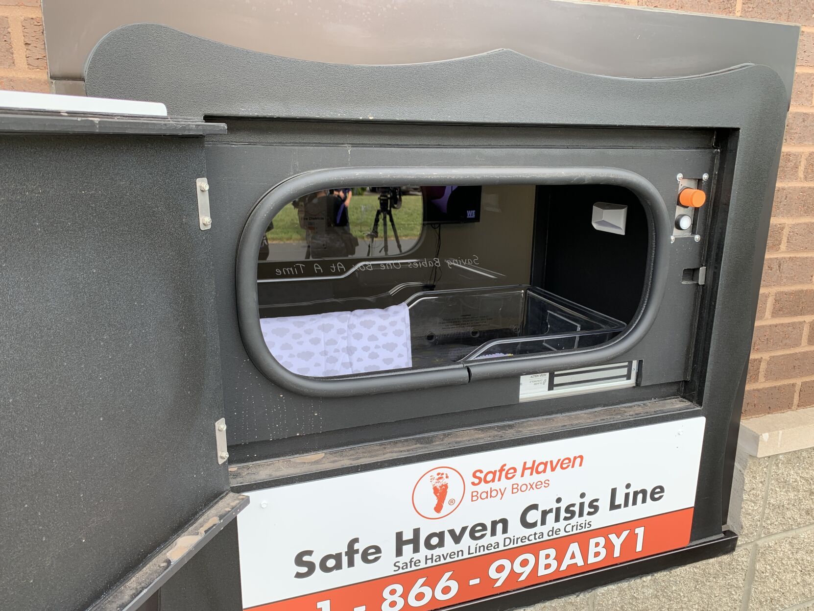 SAFE HAVEN BABY BOX - JEFFERSONVILLE FIRE STATION 8-17-2021 (6).JPG